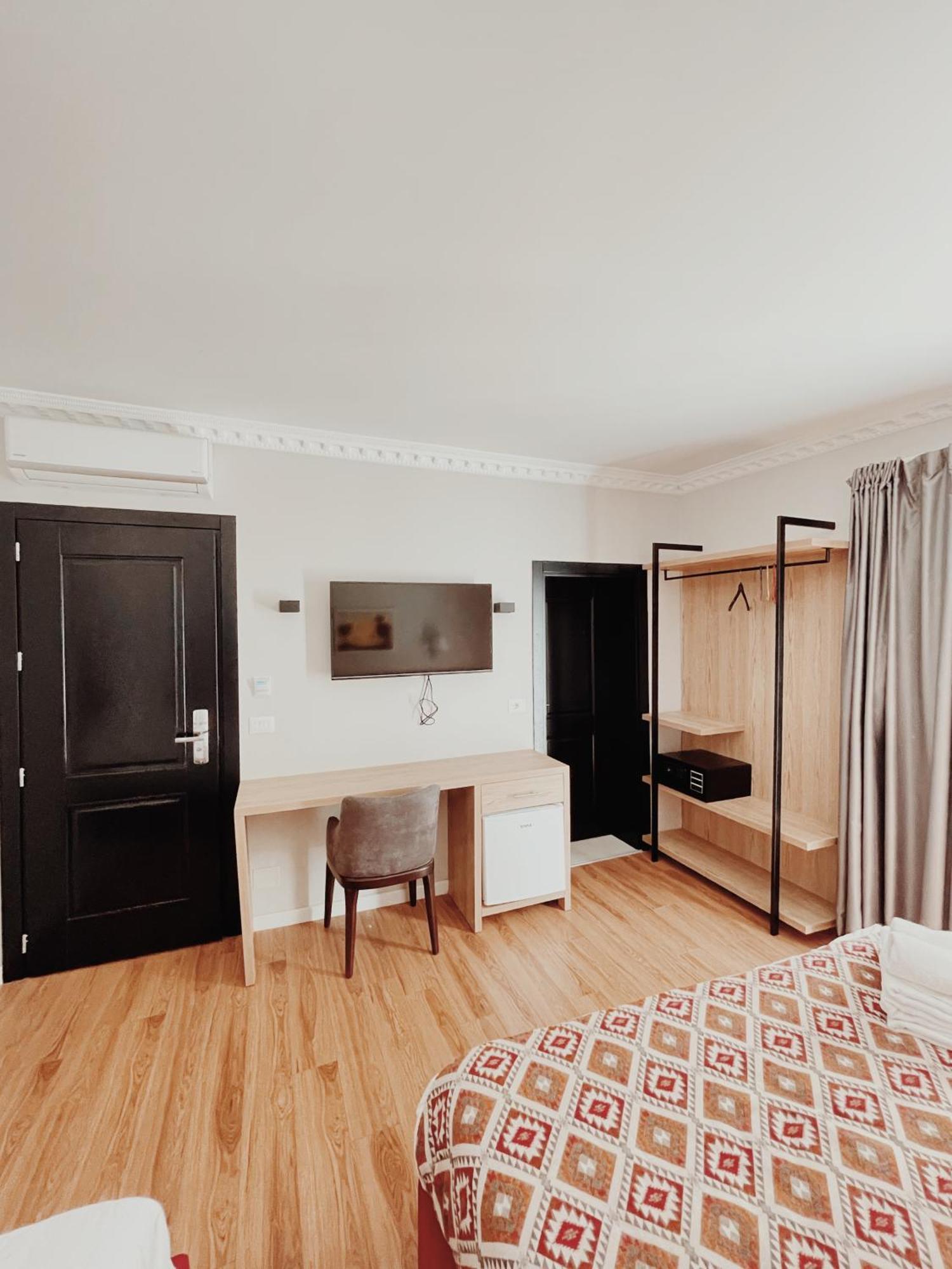 Ruby Palace Vlorë エクステリア 写真